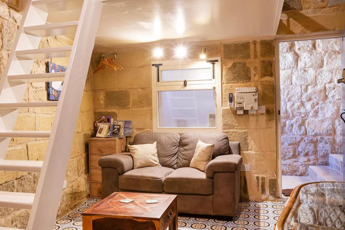 Historic Hideaways - 900 Year Old Converted Studios Victoria Esterno foto