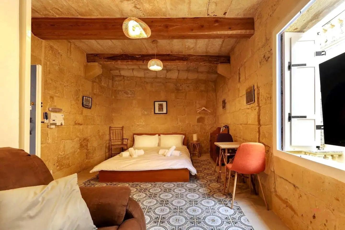 Historic Hideaways - 900 Year Old Converted Studios Victoria Esterno foto