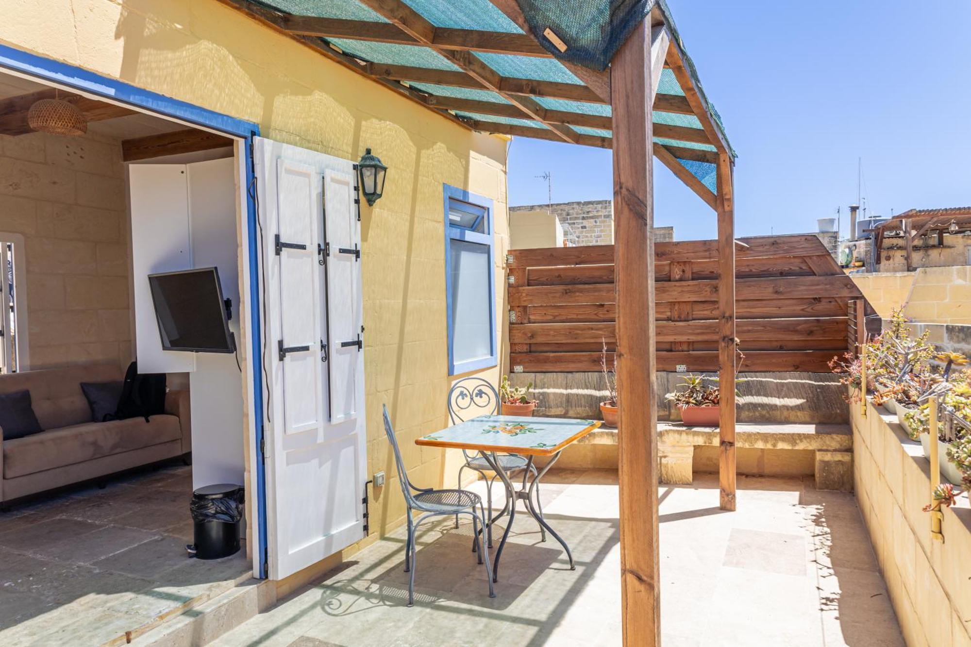Historic Hideaways - 900 Year Old Converted Studios Victoria Esterno foto