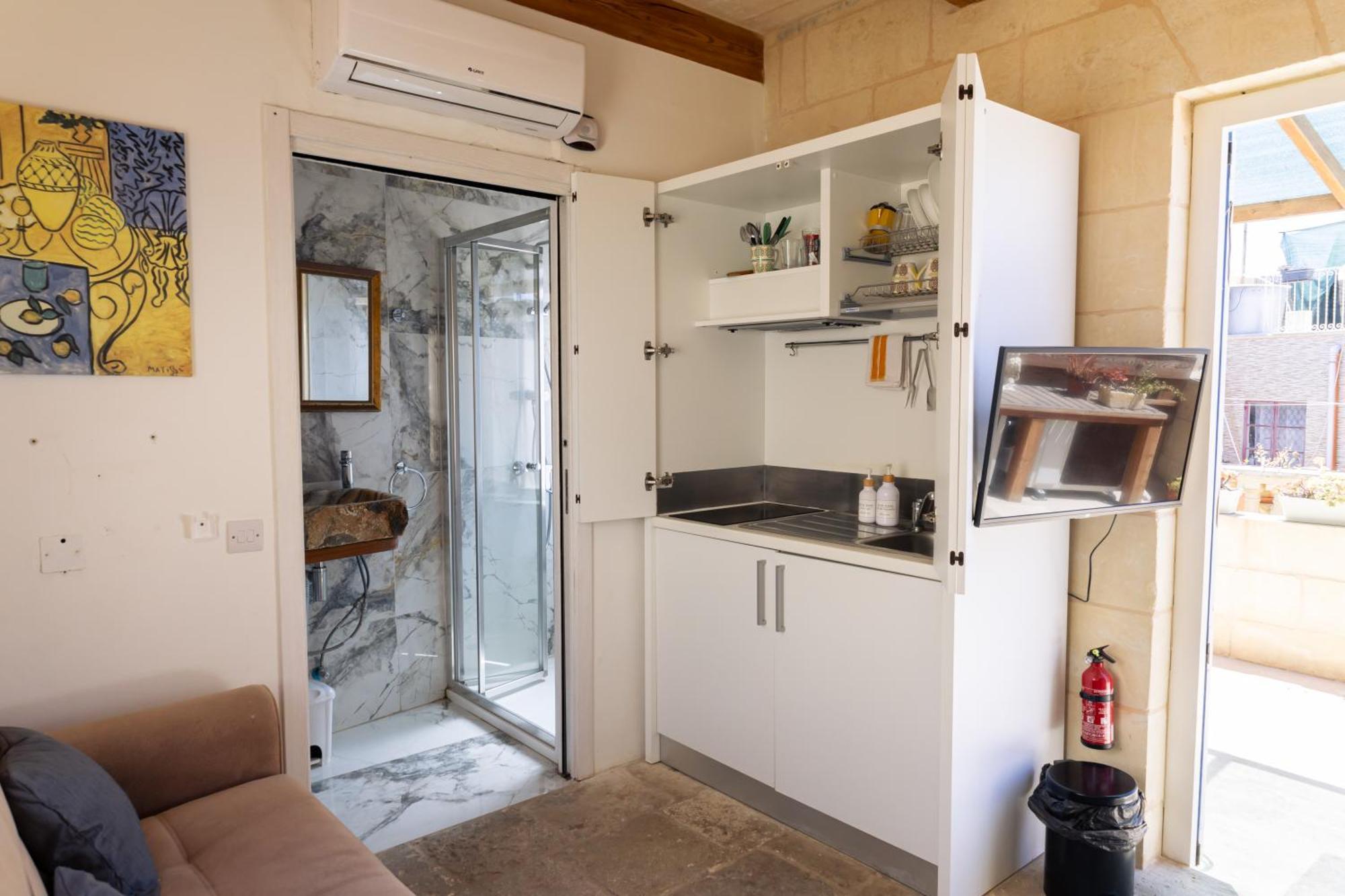 Historic Hideaways - 900 Year Old Converted Studios Victoria Esterno foto