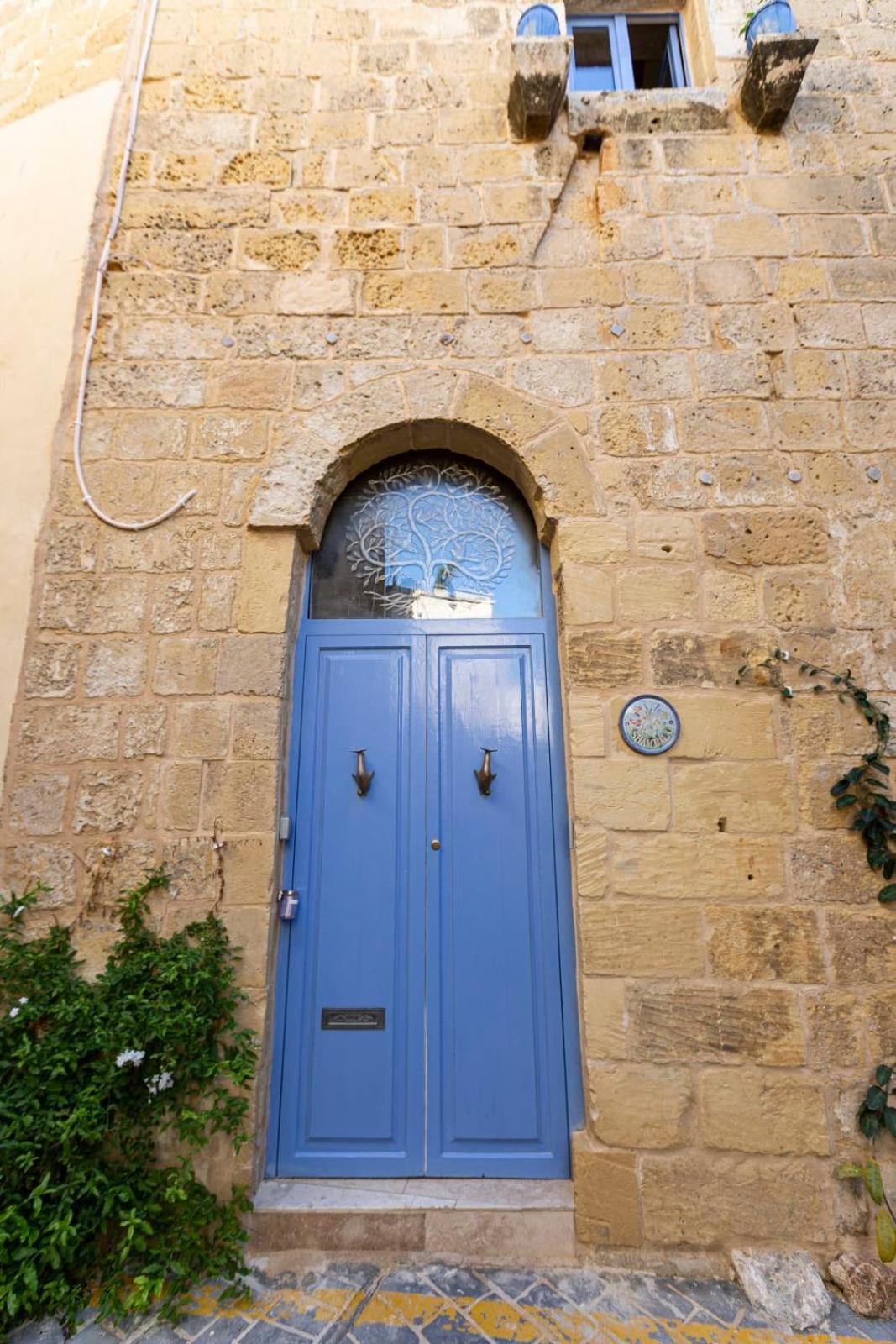 Historic Hideaways - 900 Year Old Converted Studios Victoria Esterno foto